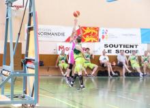 <a href="/actualites/basket-ball-lequipe-saint-bruno-de-bordeaux-triomphe-chez-les-veterans" class="active">Basket-Ball : L&#039;équipe Saint-Bruno de Bordeaux triomphe chez les vétérans</a><div class="smartphoto_back_link"><a href="/multimedia">Retour aux albums</a></div><div class="smartphoto_date_album">Album publié le 20/06/2019</div>