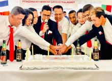<a href="/actualites/le-jubile-des-75-ans-de-la-fihezama">Le jubilé des 75 ans de la FIHEZAMA </a><div class="smartphoto_back_link"><a href="/multimedia">Retour aux albums</a></div><div class="smartphoto_date_album">Album publié le 05/12/2023</div>
