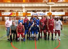 <a href="/actualites/retour-sur-le-tournoi-veterans-2019-dargentant" class="active">Retour sur le tournoi vétérans 2019 d&#039;Argentant</a><div class="smartphoto_back_link"><a href="/multimedia">Retour aux albums</a></div><div class="smartphoto_date_album">Album publié le 04/06/2019</div>