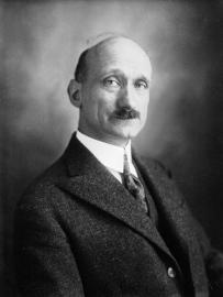 Photographie de presse de Robert Schuman, député de la Moselle, 18 janvier 1929, agence Meurisse, Bibliothèque nationale de France, Gallica