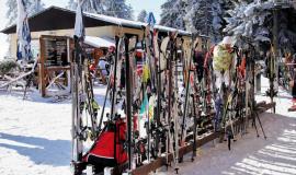 Une deuxième vie pour les skis usagés