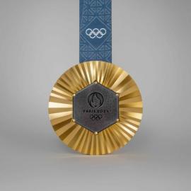 Médailles_PARIS_2024_:_La_Dame_de_Fer_aura_aussi_sa_place_sur_le_podium._FSCF